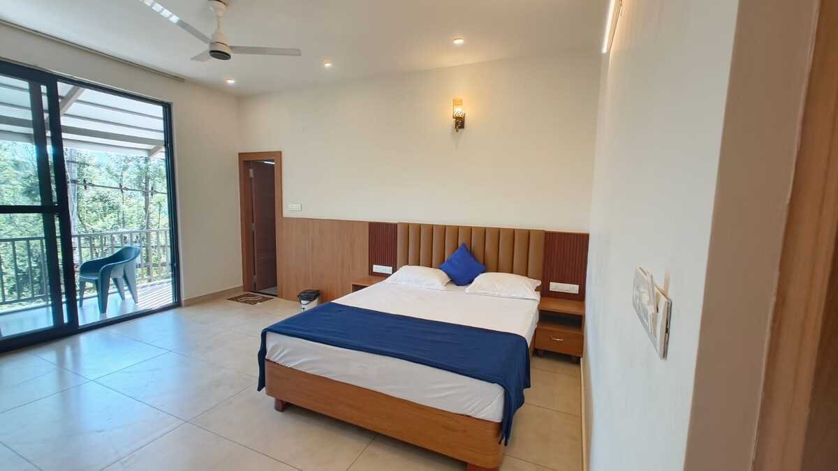 Homestay  Photos (Outside & Dinning)